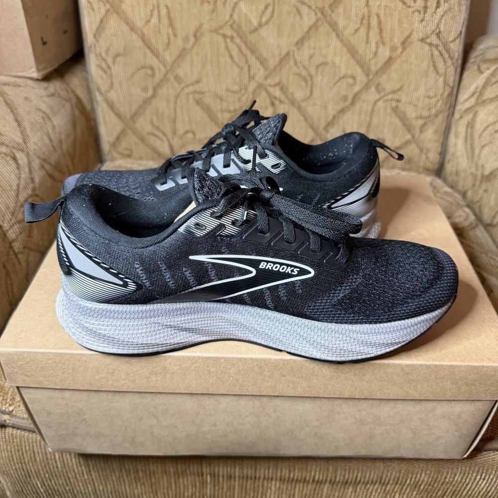 Brooks Levitate 6‎ Womens 9 Medium B Black Running Shoes Sneakers 1203831B039 - Picture 2 of 10